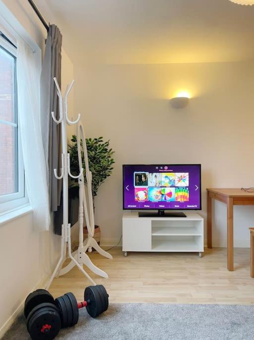 Colliers Wood 1 Bed South London Short * Mitcham