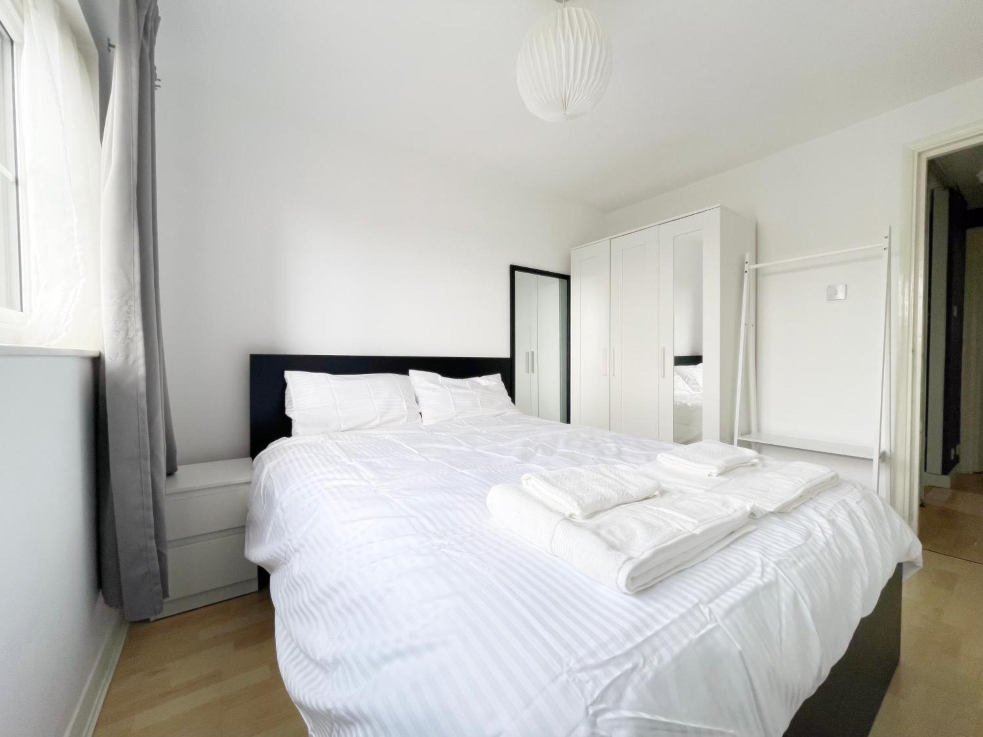 Apartment Colliers Wood 1 Bed South London Short *