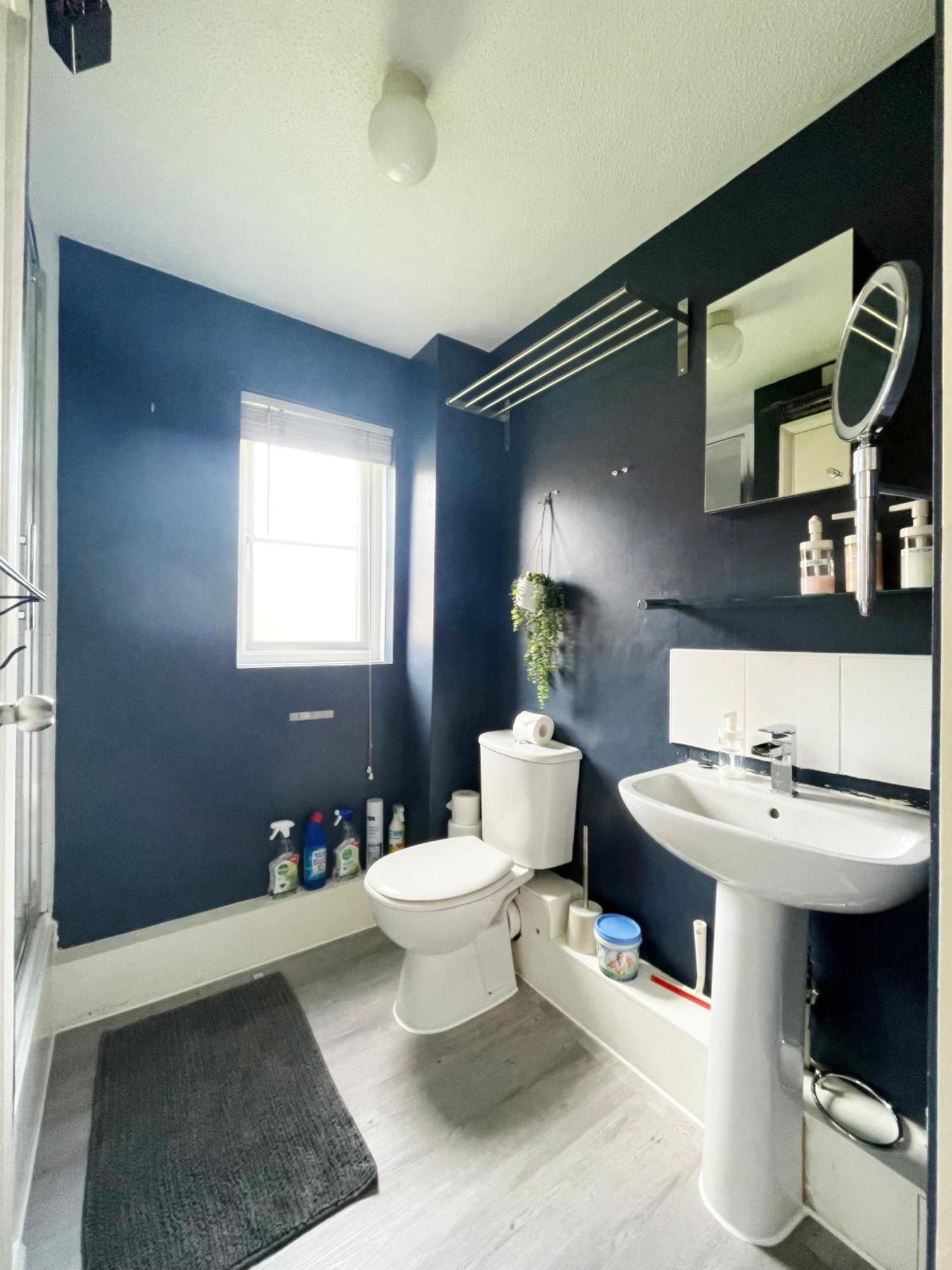 Colliers Wood 1 Bed South London Short